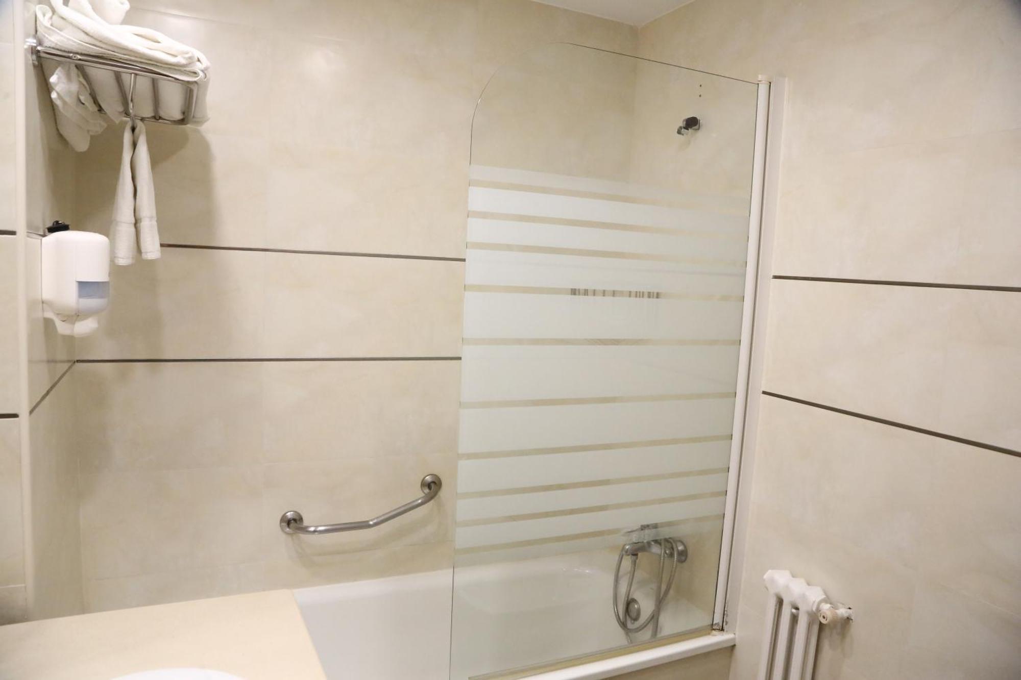Hostal Real Пласенсія Екстер'єр фото