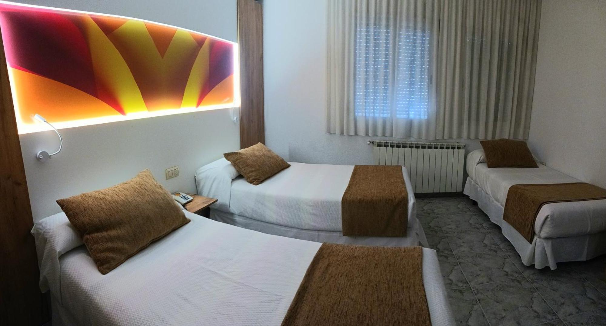 Hostal Real Пласенсія Екстер'єр фото