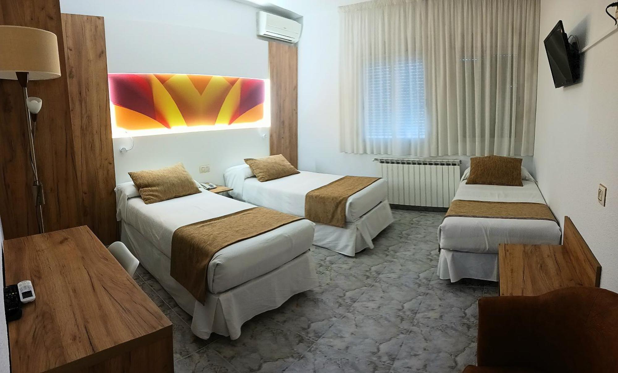 Hostal Real Пласенсія Екстер'єр фото