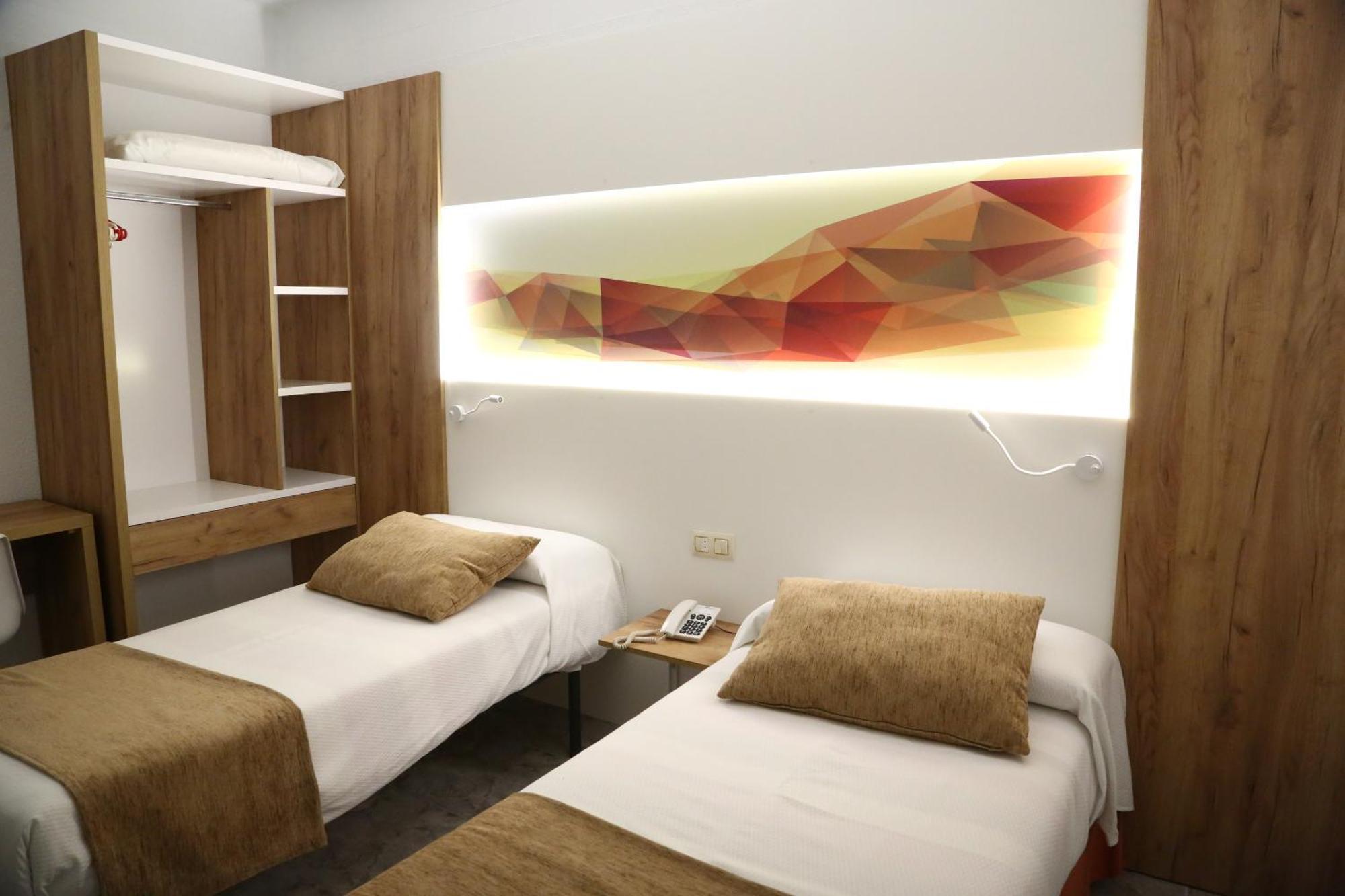Hostal Real Пласенсія Екстер'єр фото